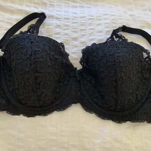 New with tags Lace padded bra-Victoria Secret